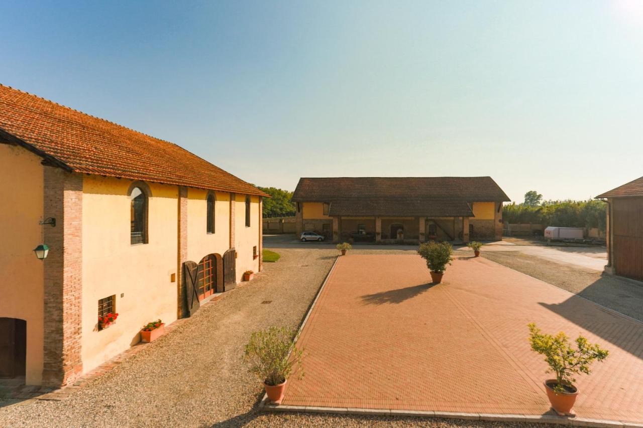Agriturismo Le Corti Della Gualdana Voghera Bagian luar foto