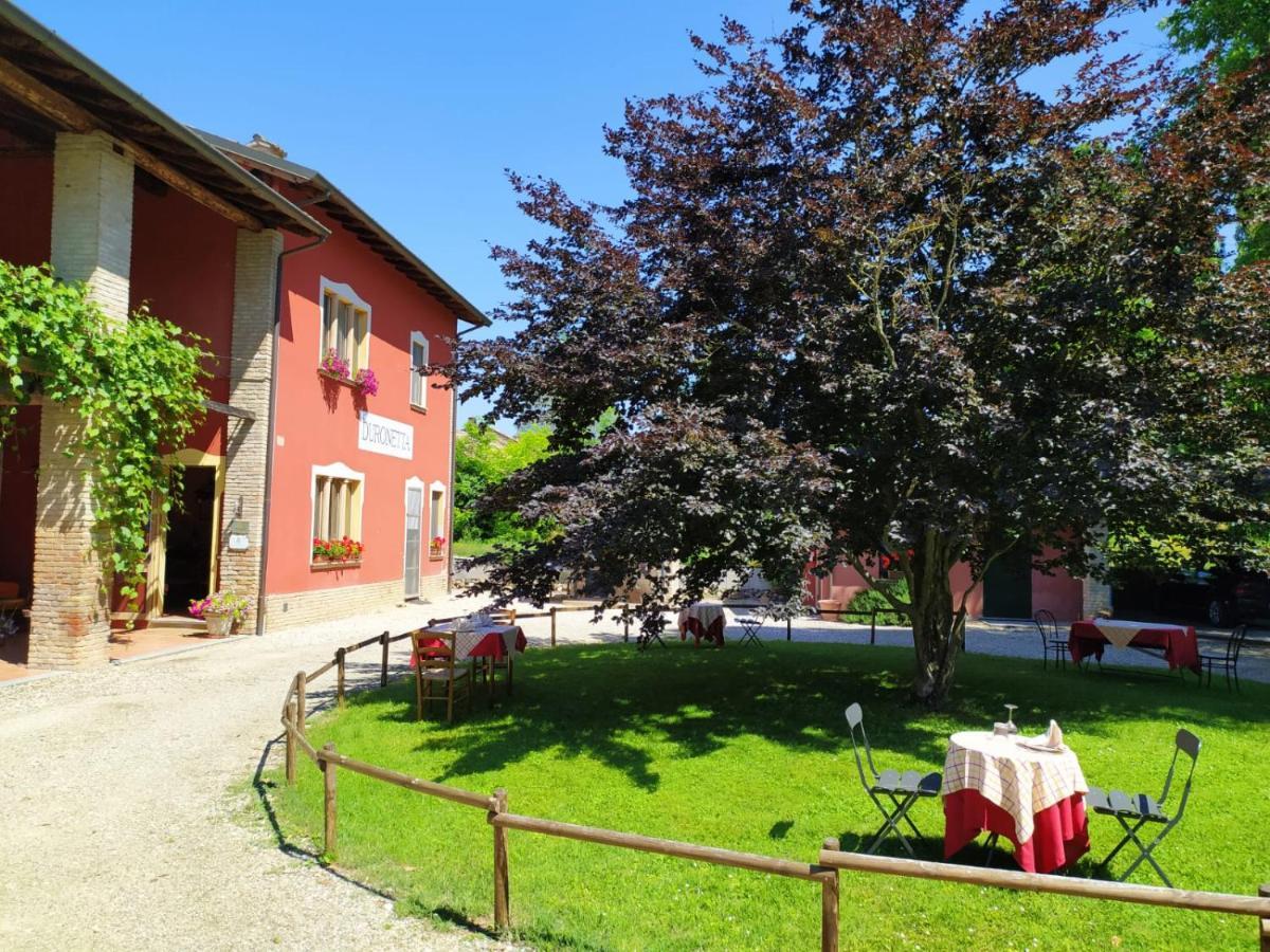 Agriturismo Le Corti Della Gualdana Voghera Bagian luar foto