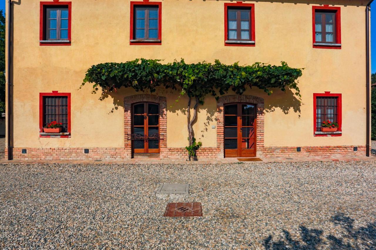 Agriturismo Le Corti Della Gualdana Voghera Bagian luar foto