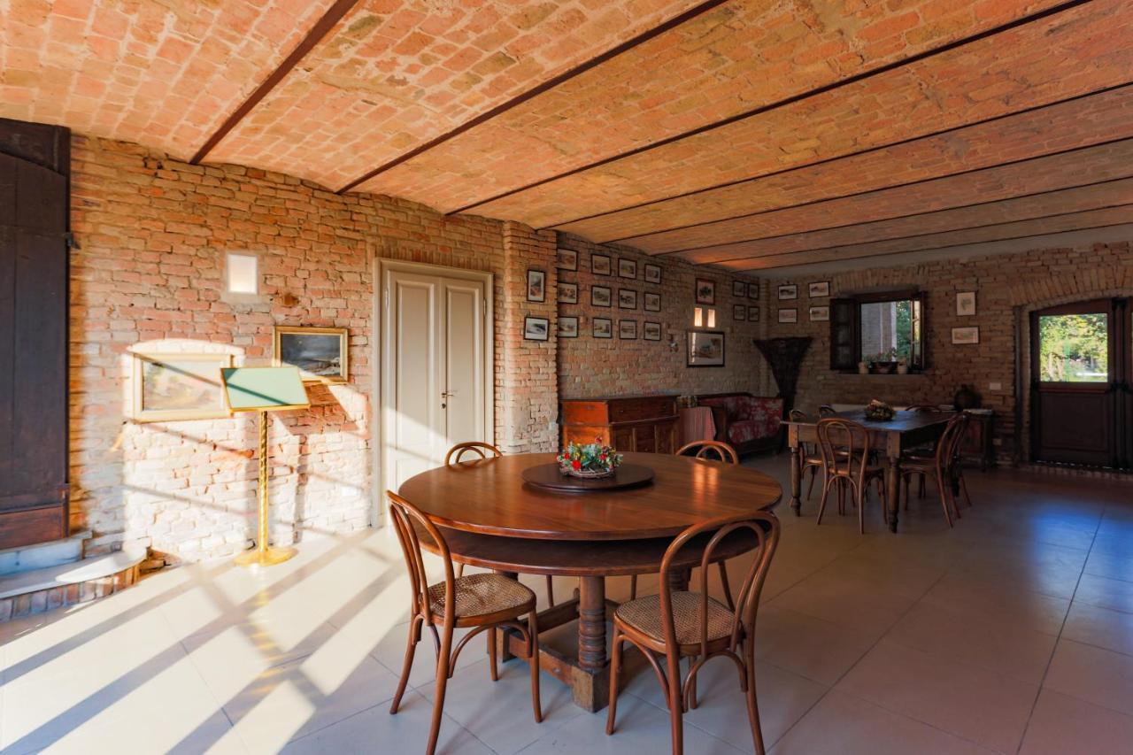 Agriturismo Le Corti Della Gualdana Voghera Bagian luar foto