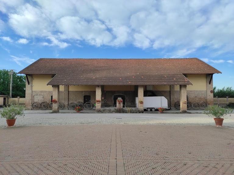 Agriturismo Le Corti Della Gualdana Voghera Bagian luar foto